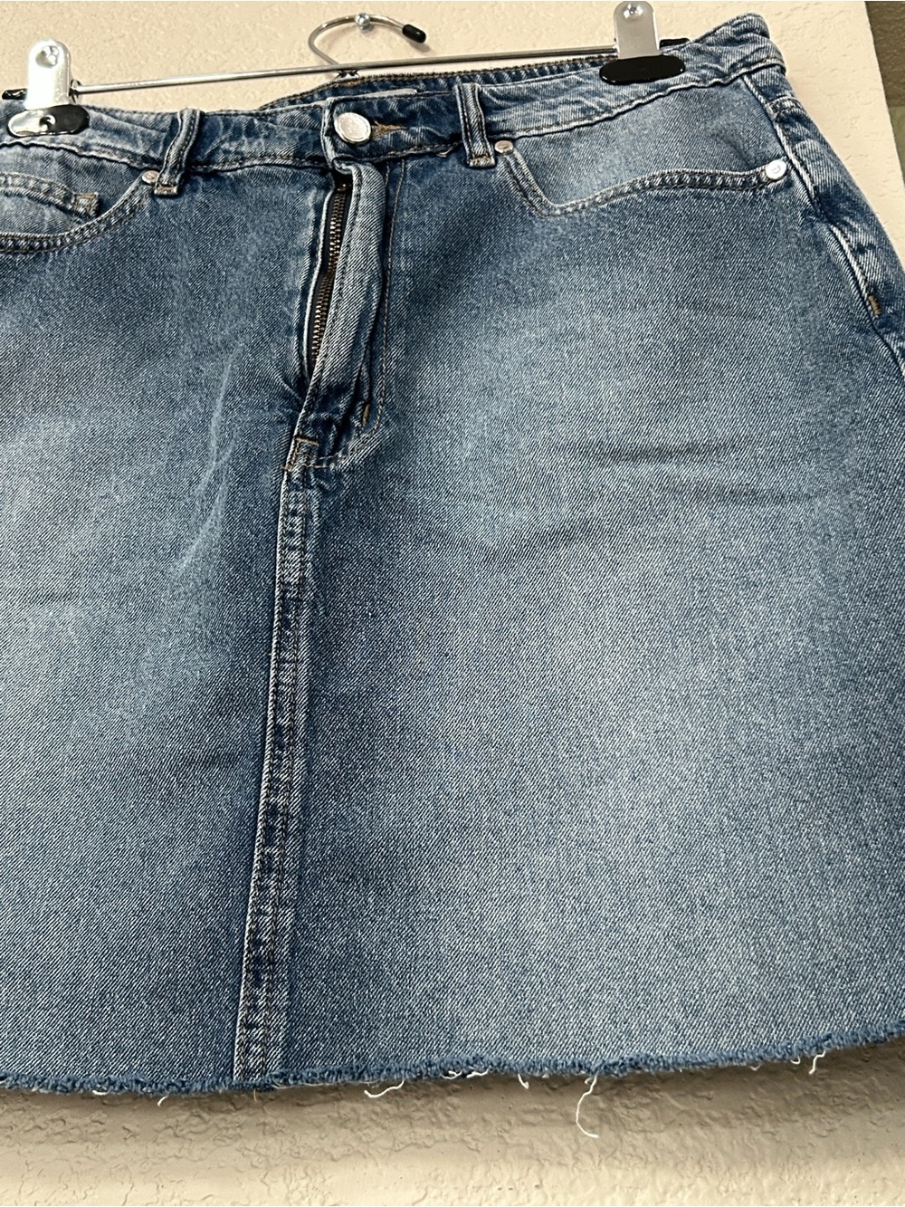 Rebecca Minkoff Raw Hem Denim Skirt Size 8 Light Wash Mini Length Cotton Jean - Picture 7 of 12